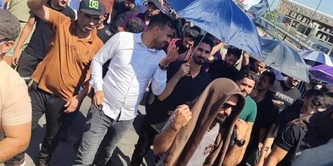 امام مبنى مجلس النواب.. آلاف الموظفين يتظاهرون في بغداد للمطالبة بتعديل الرواتب