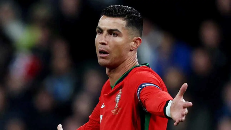 رونالدو وصلاح ضمن 10 نجوم كرة قدم أخفقوا في الحصول على ميدالية أولمبية