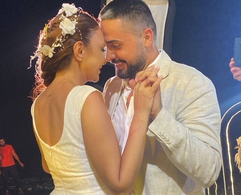 العروسان نادين تحسين بك وإياد عيسى يتصدران التريند برقصهما الحماسي