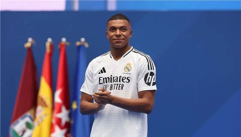 الذكاء الاصطناعي يجيب: كيف سيكون تشكيل الريال بعد ضم مبابي وإندريك؟