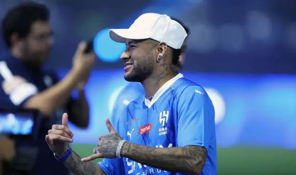 نيمار يقترب من حل أزمة برشلونة