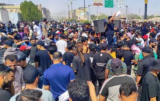 خريجون في ذي قار يطالبون بفرص عمل