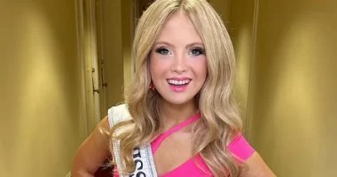 "كايلا" أول ملكة جمال من متلازمة داون وتتحدث عدة لغات..