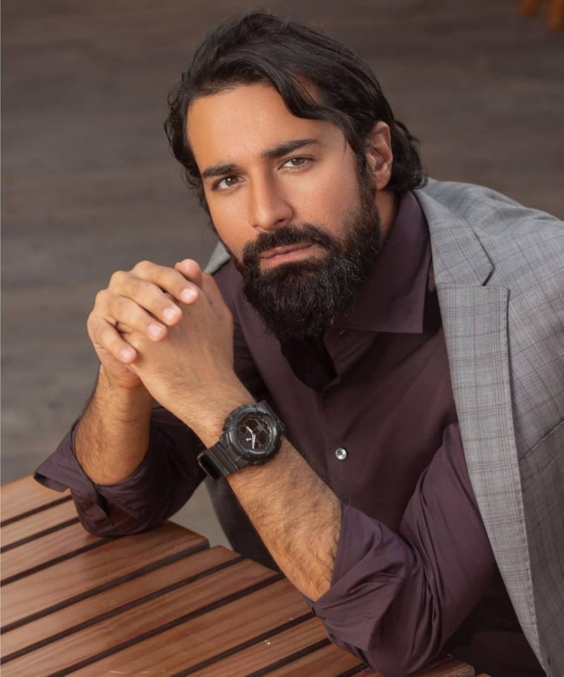 اتّهام بالسرقة ودعوى قضائية لمنع العرض... الأزمات تلاحق فيلم أحمد حاتم