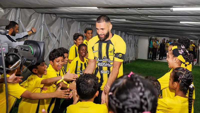 كريم بنزيما يزف أخبارا سارة لجمهور الاتحاد السعودي