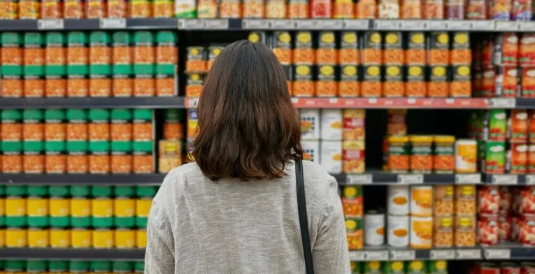 تحوّل عالمي.. هل انتهى عصر الأطعمة المعلبة؟