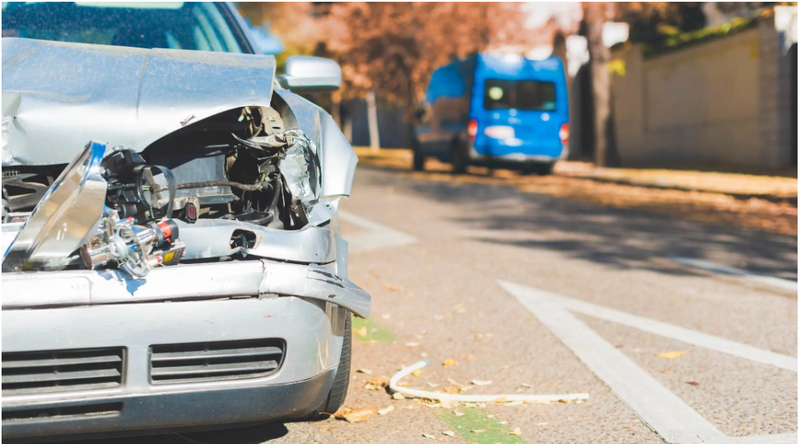 مصرع وإصابة 51 زائراً باكستانياً بانقلاب حافلتهم وسط إيران