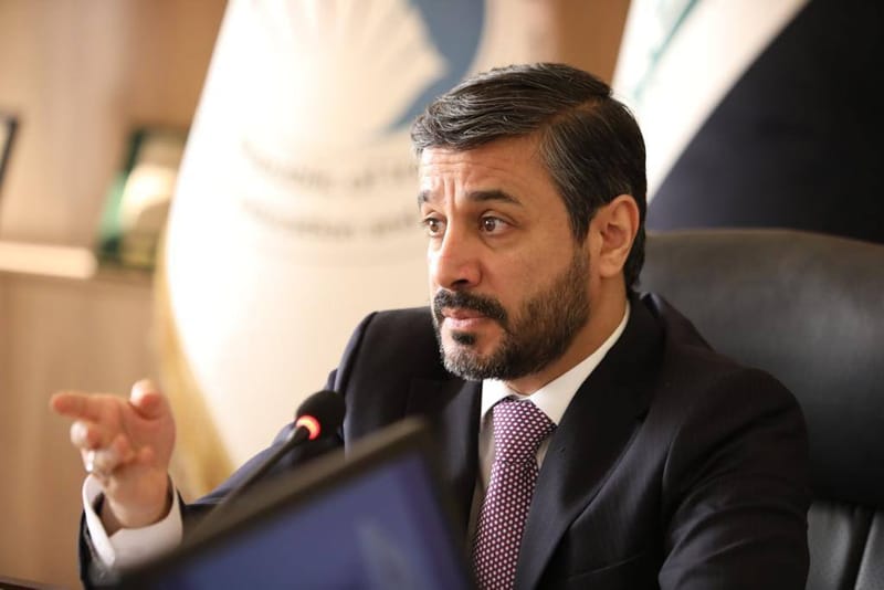 وزير التعليم يوافق على شمول المتفوقين من مواليد 1990 صعوداً بالتقديم إلى القبول المركزي