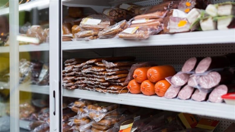 هربًا من ارتفاع أسعار اللحوم.. المستهلكون يهاجرون نحو "النقانق"