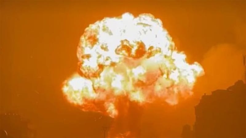 اليمن.. انفجار هائل بمحطة غاز في عدن