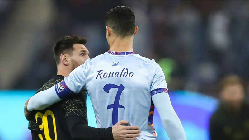 يتصدرها ميسي..  سبب استبعاد رونالدو من "أذكى 10 لاعبين في التاريخ"