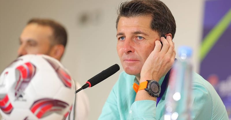 كاساس يُبعد 5 لاعبين من تشكيلة المنتخب العراقي