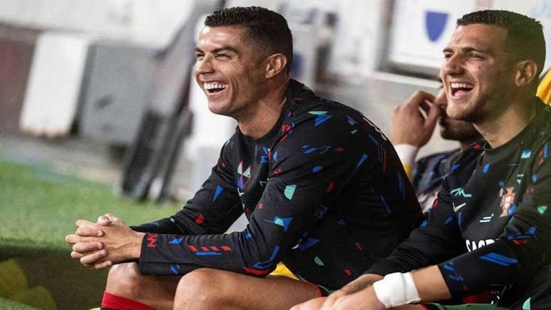 نجم مانشستر يونايتد: يمكنك التعلم من رونالدو لتكون أكثر ثراء