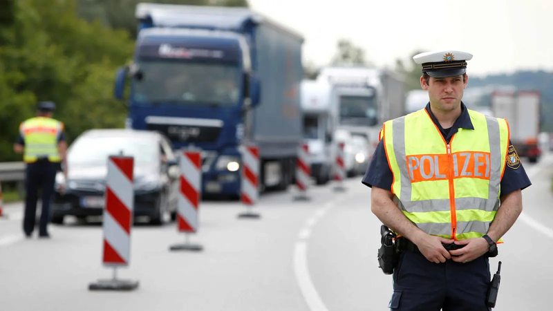 صحيفة: مساع أوروبية للحد من شعبية الأحزاب المناهضة للهجرة