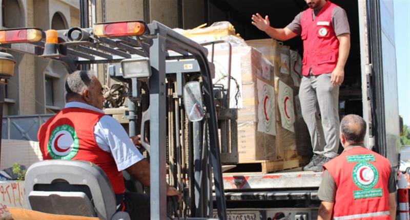 الهلال الأحمر العراقي يرسل 40 شاحنة مساعدات إلى بيروت