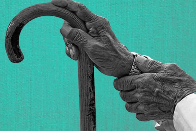 في يومهم العالمي.. وعود حكومية بإيلاء دور الرعاية بالمسنين إهتمام أكبر