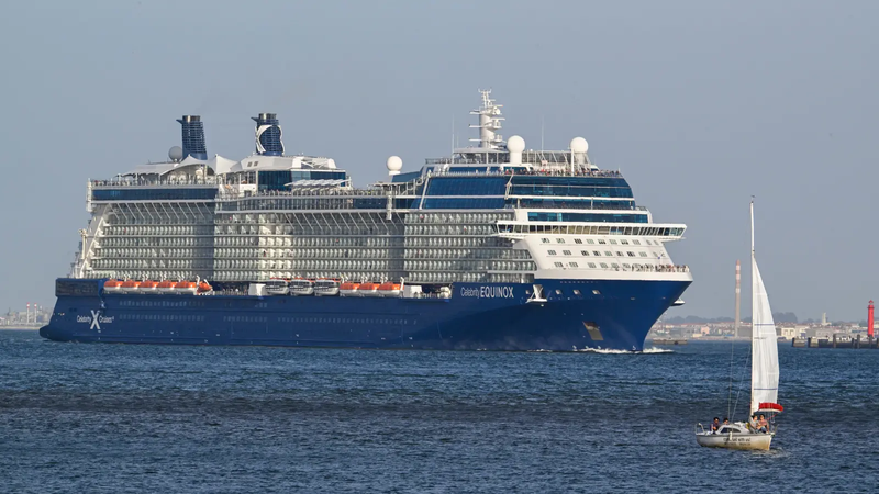 مرض "غامض" يهاجم عشرات السياح على متن باخرة شهيرة