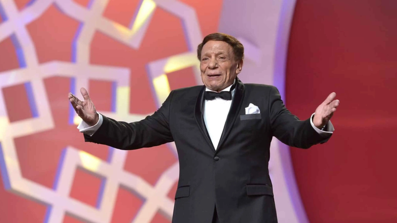 عائلة عادل إمام تعلن اعتزاله الفن "نهائيا"