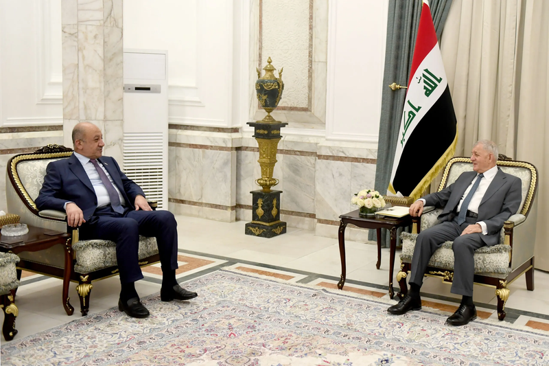 رئيس الجمهورية لوزير الدفاع: ضرورة تطوير قدرات القوات الأمنية لمواجهة التحديات