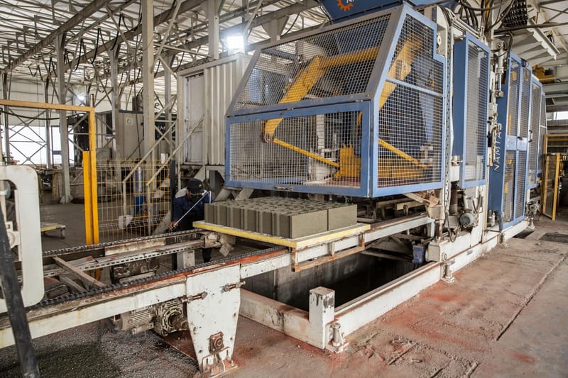 العراق يستقطب رؤوس أموال أجنبية لإنشاء مشاريع استراتيجية وإحياء الصناعة الوطنية