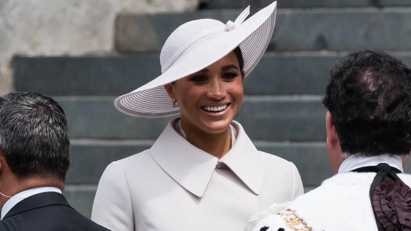 "تنمر" العائلة المالكة على ميغان ماركل يثير الجدل