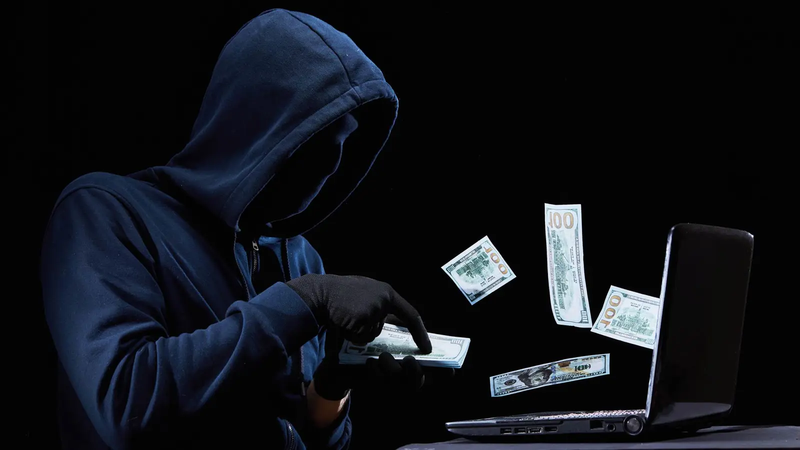 كشف تفاصيل أكبر قضية "نهب لأموال المصريين"