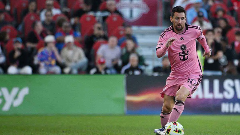 رونالدو يحصد ثلاثة أضعافه.. 4 نجوم يتقاضون راتباً أعلى من ميسي