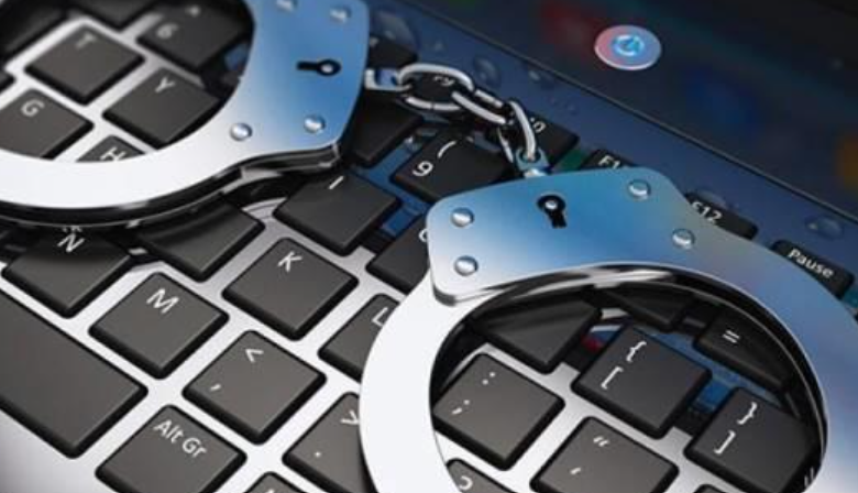 ائتلاف العبادي يطرح تساؤلات عن "التنصت" في العراق ويقول: المبالغة حاضرة