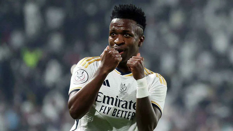 فينيسيوس جونيور يصعق ميسي بـ67 لمسة