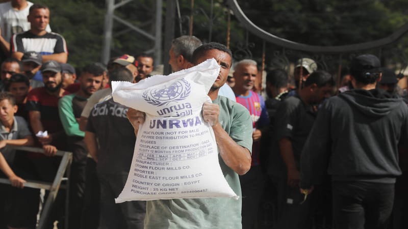 الجامعة العربية ومنظمة التحرير الفلسطينية تعلقان على حظر إسرائيل نشاط "الأونروا"