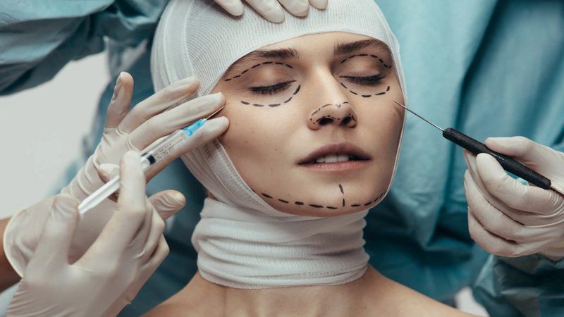 ديلي ميل: ارتفاع حالات الانتحار بسبب جراحات التجميل التركية "الرخيصة" (صور)