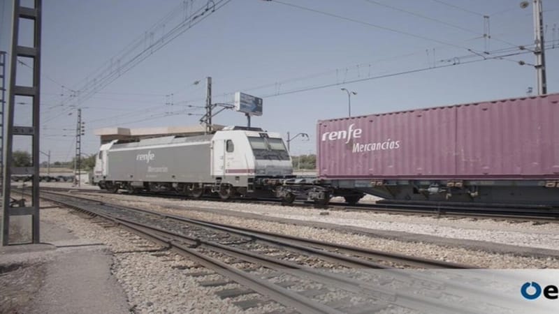 إسبانيا.. قطار محمل بمواد خطرة يخرج عن مساره