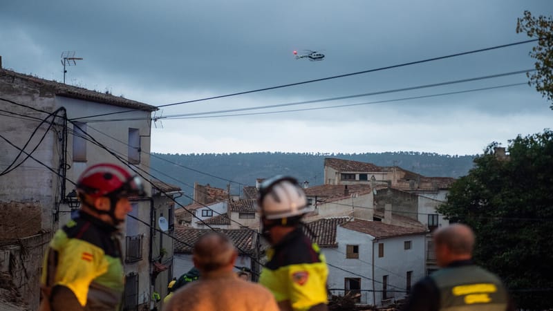 القنصلية المغربية في فالنسيا تنشئ "خلية أزمة" بعد فقدان 20 مغربيا جراء الفيضانات بإسبانيا