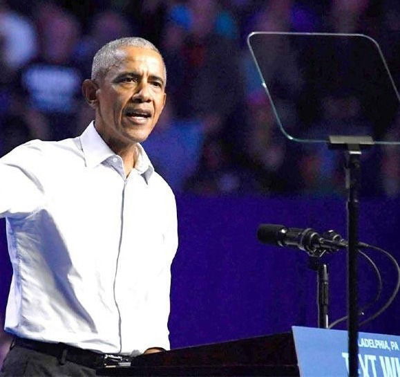 كيف علّق أوباما على قرار ابنته التخلي عن اسم عائلتها؟