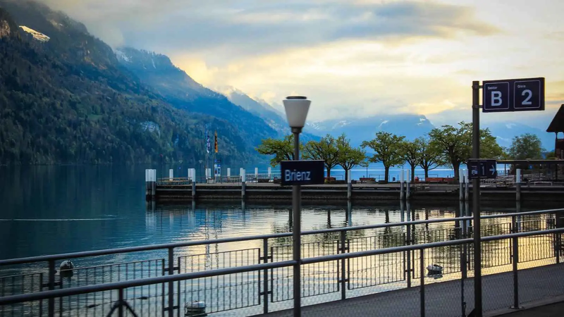 مهددة بانهيار أرضي ضخم.. استنفار لإخلاء قرية سويسرية