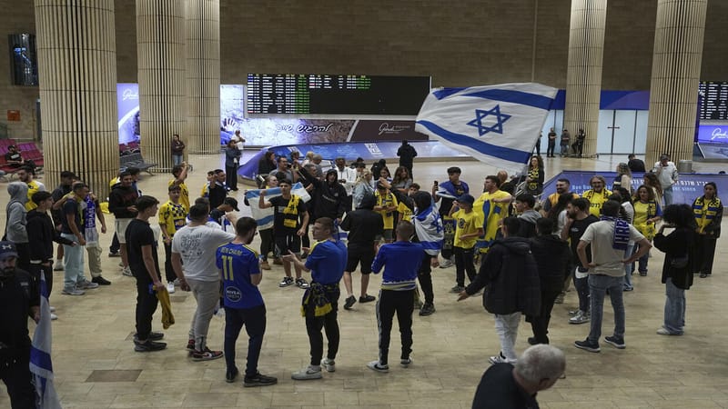 إسرائيل توصي مواطنيها بعدم حضور مباراة باريس بعد أحداث أمستردام