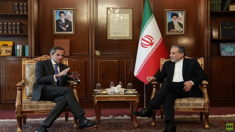 عراقجي عقب لقاء غروسي: مستعدون للحوار لكن ليس تحت الضغط والترهيب