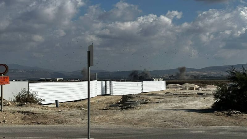 رشقة صاروخية ثقيلة من لبنان باتجاه خليج حيفا ومواقع بالجليل الأعلى