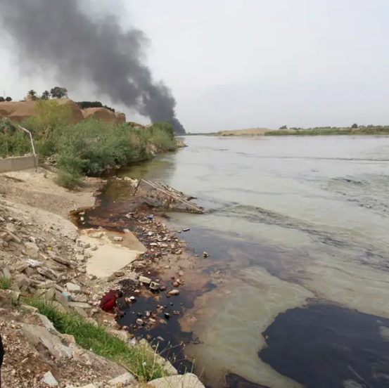خطط طارئة لمواجهة تلوث الأنهار العراقية بالنفط