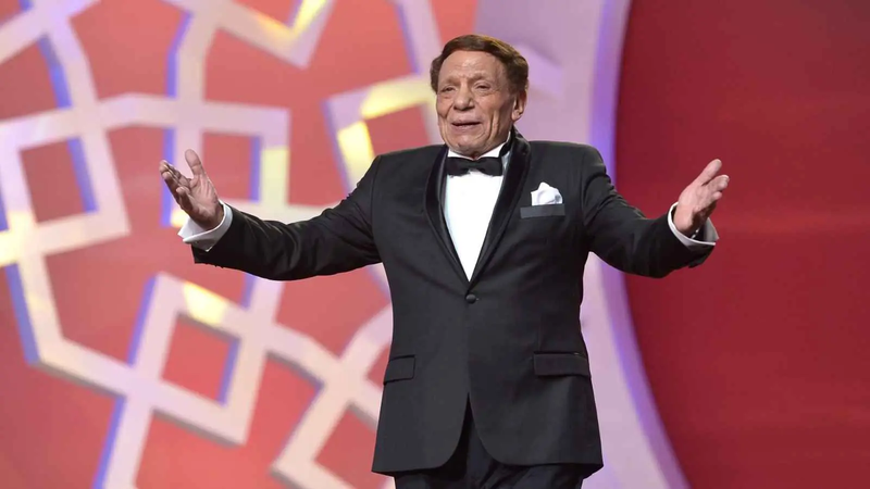 "بعيدون عن الشعب".. رأي "صادم" لعادل إمام في المثقفين