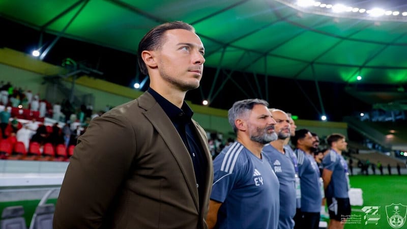 قرار حاسم من الأهلي السعودي في مواجهة الاستقلال الإيراني