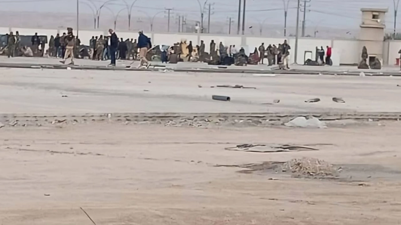 بعد إسقاط نظام بشار الأسد.. ما هو مصير جنود الجيش السوري الذين دخلوا العراق؟