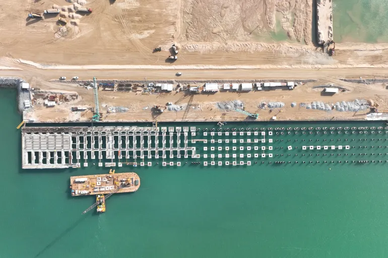 صحيفة بريطانية: طريق التنمية العراقي سينافس قناة السويسويربط أوروبا بغرب آسيا