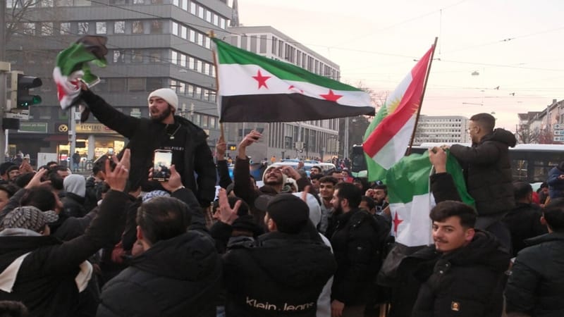 ألمانيا تتجه لتغيير نظرتها للاجئين السوريين بعد سقوط الأسد