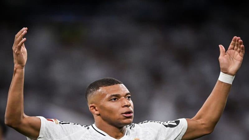 مبابي يفوز بجائزة أفضل لاعب فرنسي للمرة الرابعة