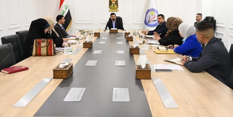 معاناة النساء في السجون.. وزير العدل يوجّه بتخفيف الاكتظاظ وحل مشكلات الأطفال