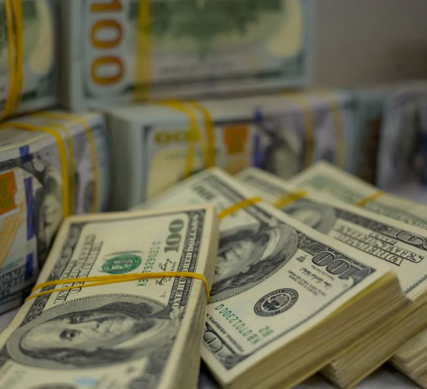 العراق يعلن خروجه من مخاطر الديون الخارجيَّة