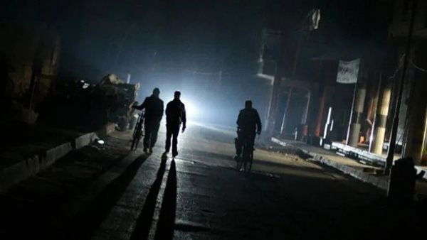 العراقيون "نازحون في بيوتهم": غضب شعبي واستياء واسع من انقطاع شبه تام للكهرباء