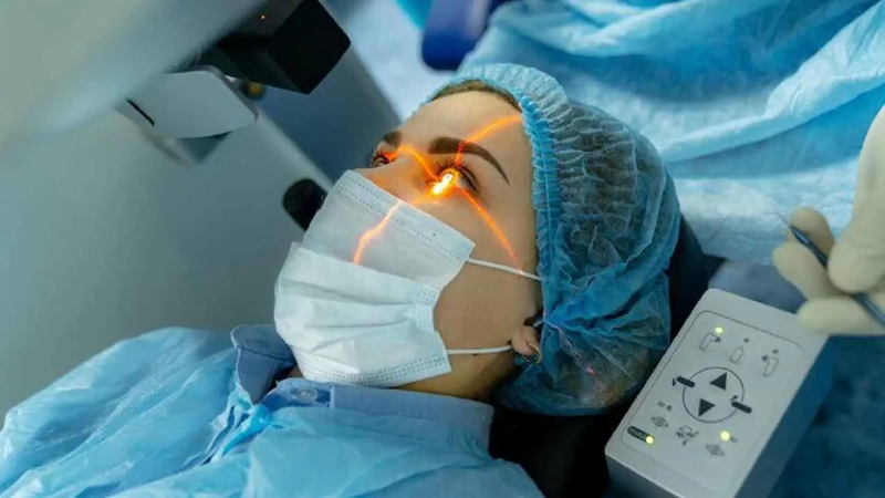 في يوم واحد.. مستشفى إيراني يتسبب بإصابة 9 مواطنين بالعمى