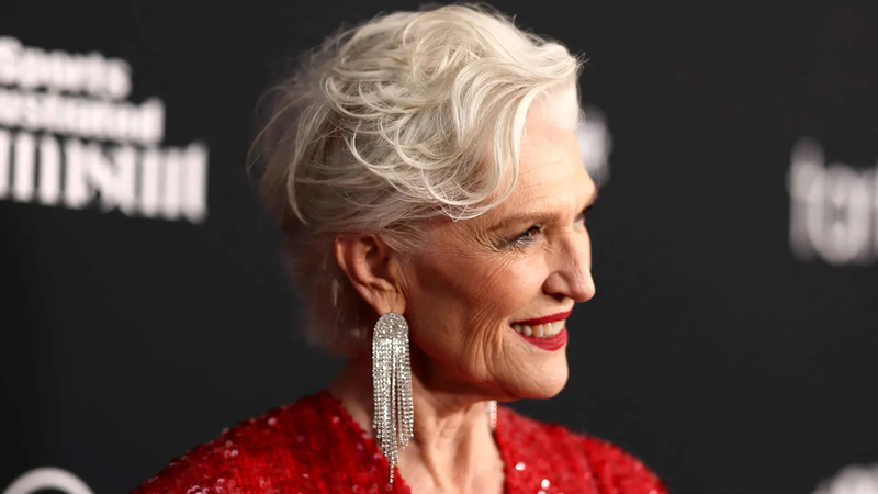 "الغارديان": والدة إيلون ماسك "سلاحه السري" في الصين